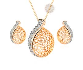 Vogue Crafts and Designs Pvt. Ltd. manufactures Designer Diamond Pendant with Earrings at wholesale price.